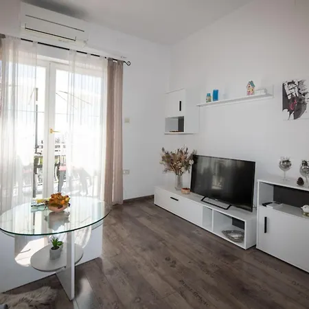 Apartament Mirjana *